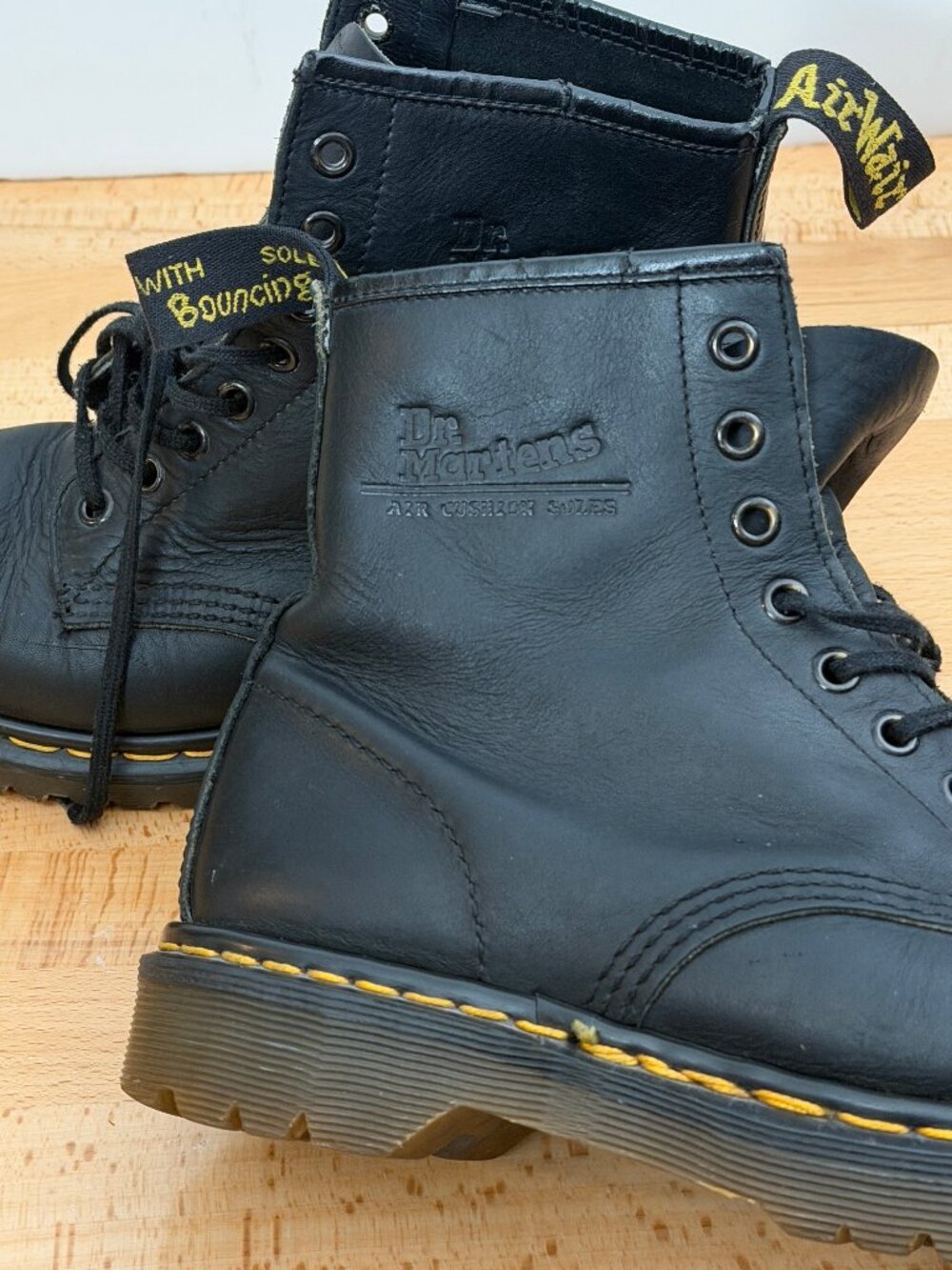 Vintage Dr. Martens Black Leather Lace Up Boots Made in England 8.5? - Picture 2 of 14
